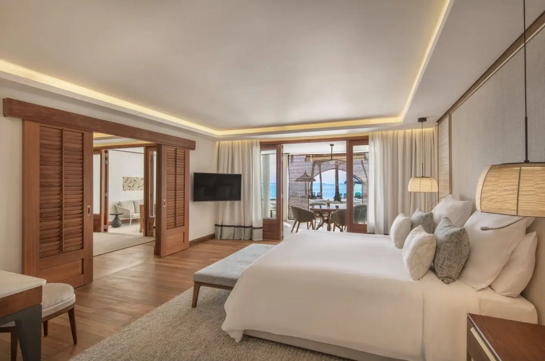 Senior Suite beachfront
