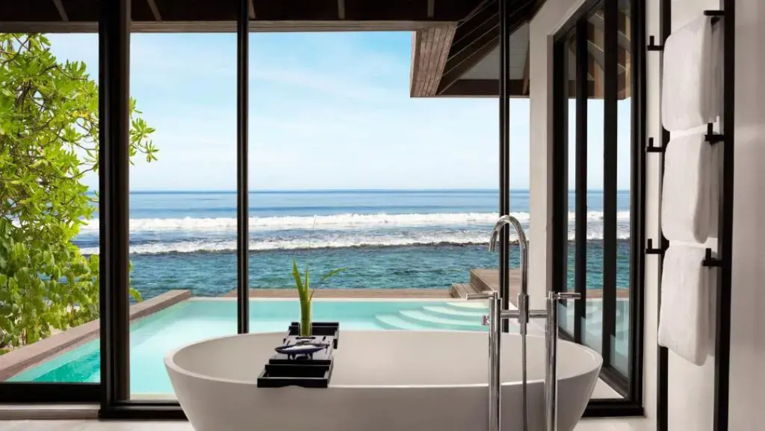 Anantara Veli Maldives Resort — the grounds