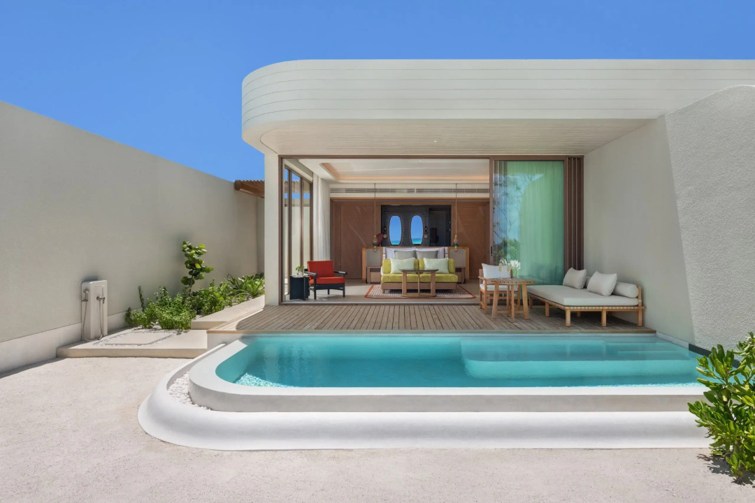 Centara Grand Lagoon Maldives — the pool