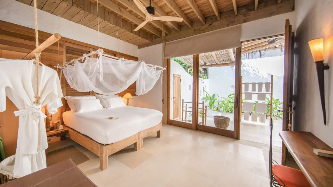 2 Bedrooms Crusoe with Pool Suite