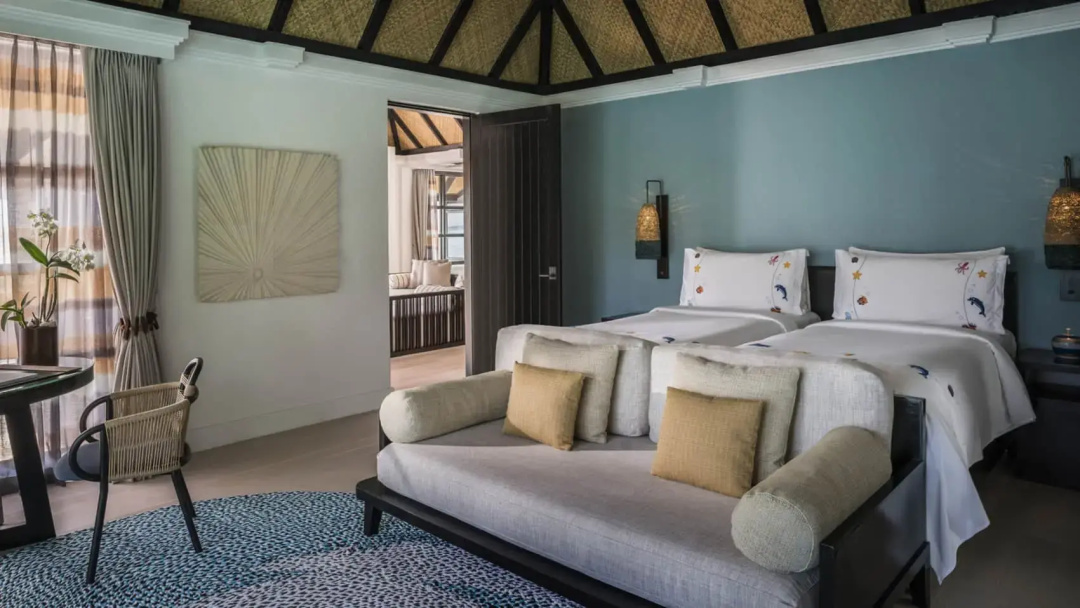 3 Bedrooms Sunrise Water Suite