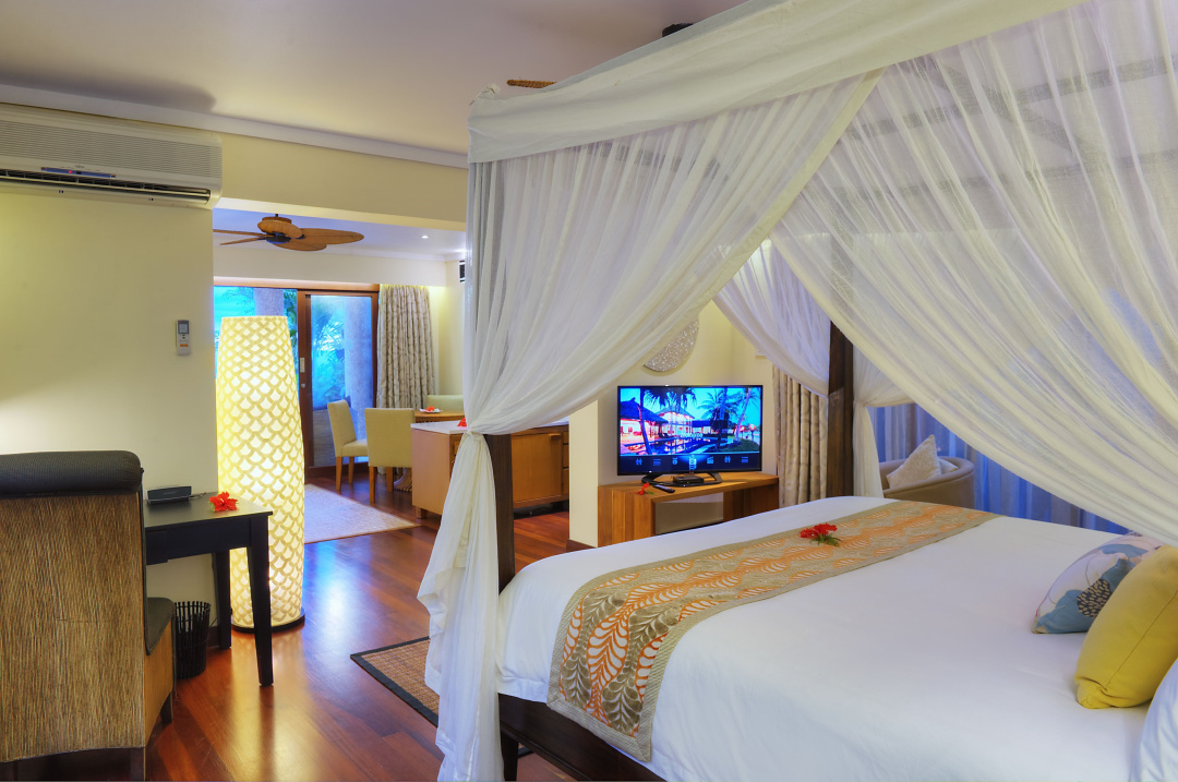 2 Bedrooms Pool Quadruple Residence beachfront