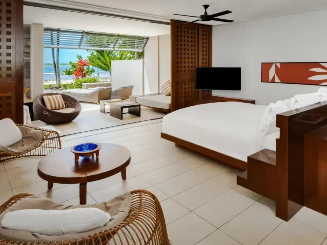 Double room with balcony and beachfront
