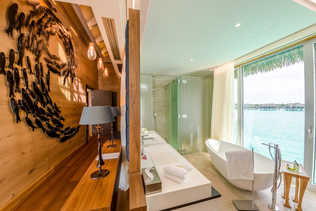 InterContinental Bora Bora Resort Thalasso Spa — a bathroom