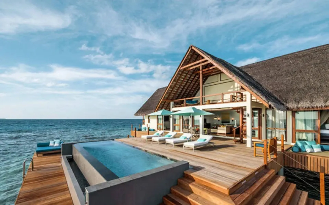Four Seasons Landaa Giraavaru — the pool