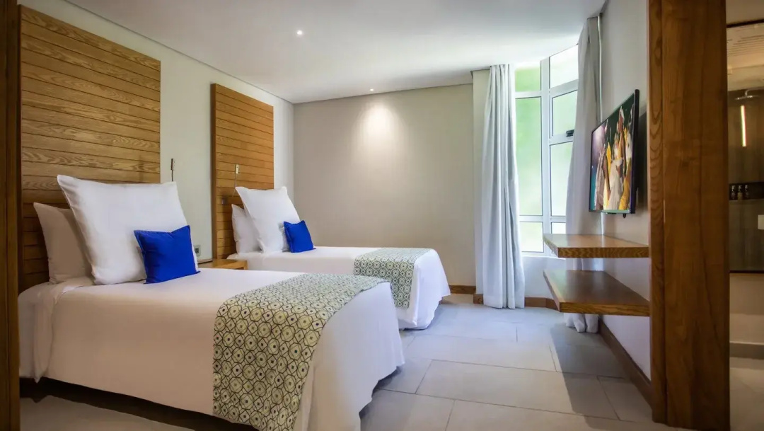 Paradis Luxury Family Suite beachfront