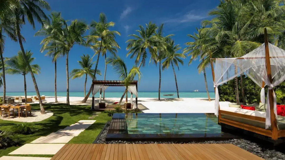 One&Only Reethi Rah — the beach