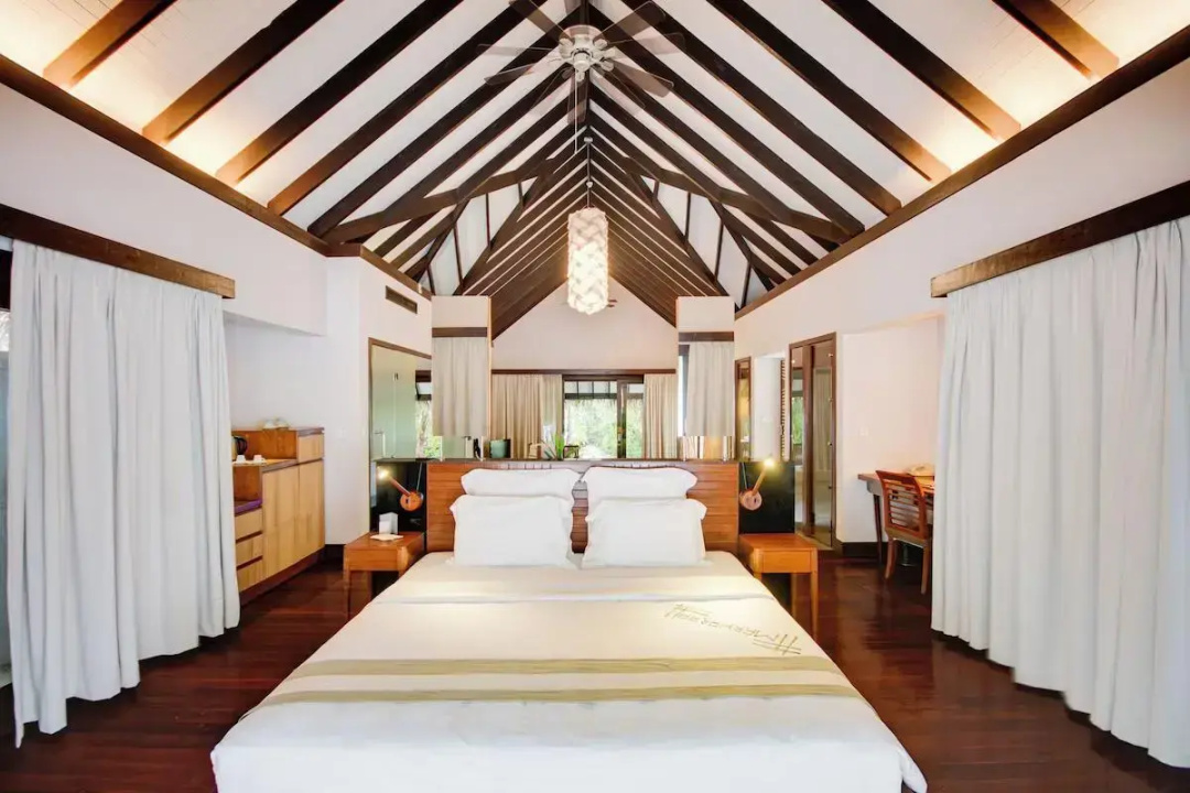 Coco Bodu Hithi Resort — a room