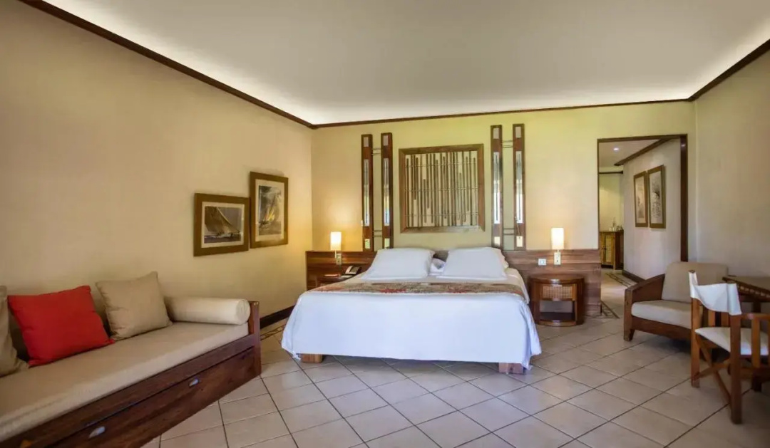 Paradis Beachcomber Golf Resort & Spa — a room