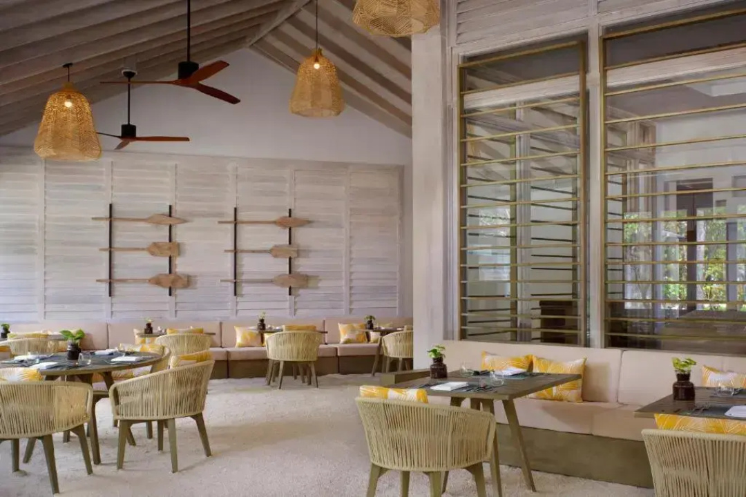 Anantara Veli Maldives Resort — dining