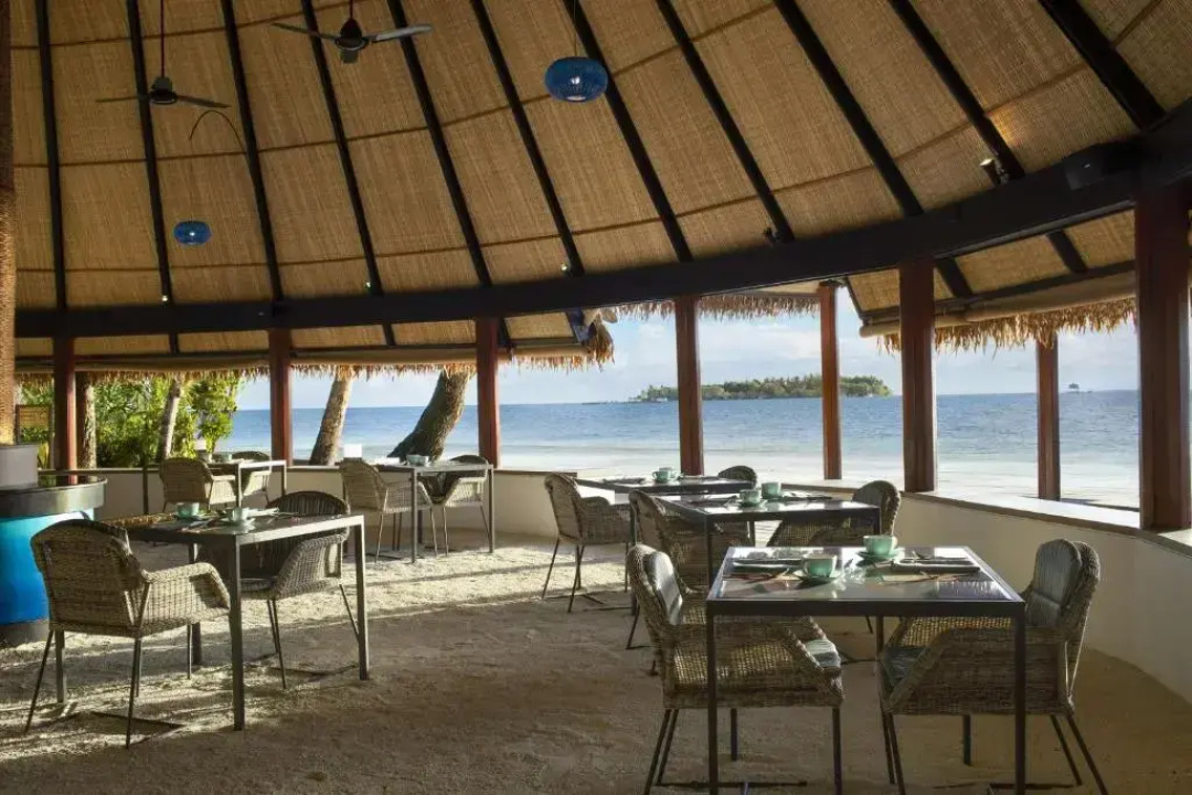 Dhawa Ihuru — dining