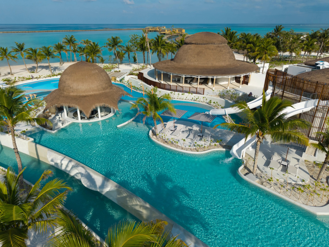 Centara Mirage Lagoon Maldives — the pool