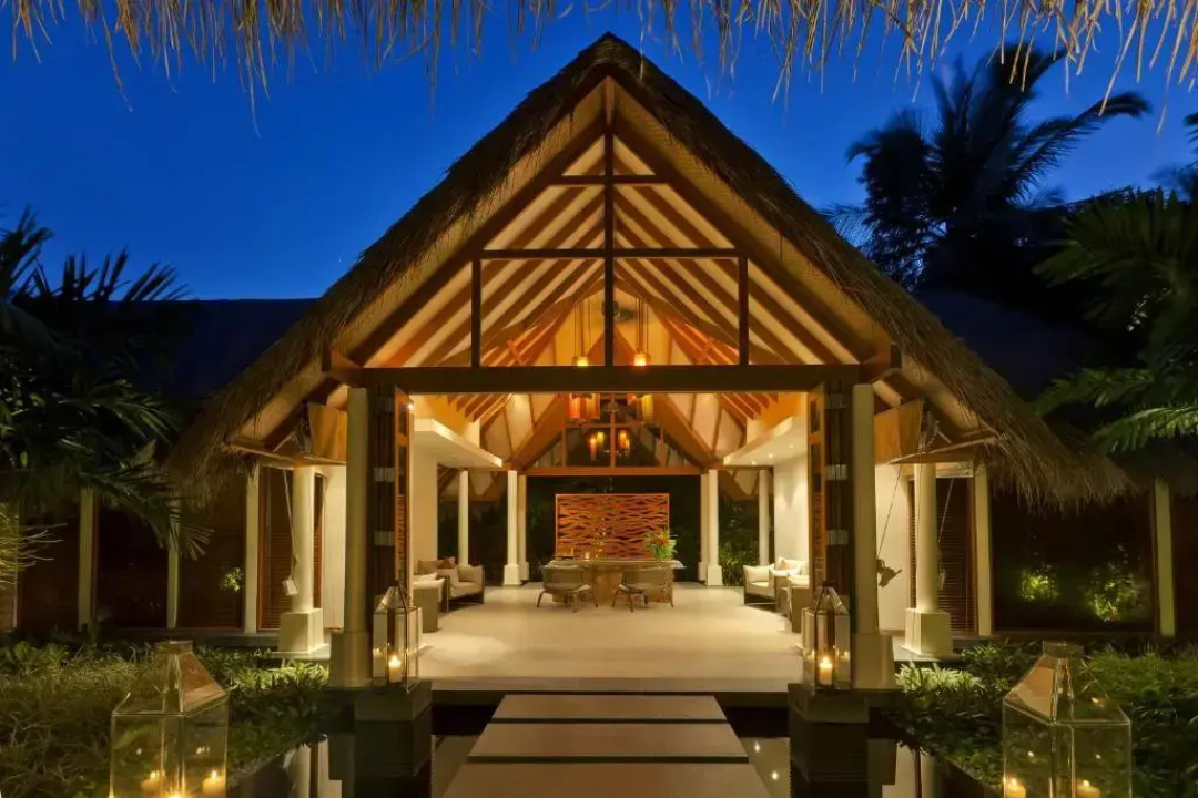 Baros Maldives — the grounds