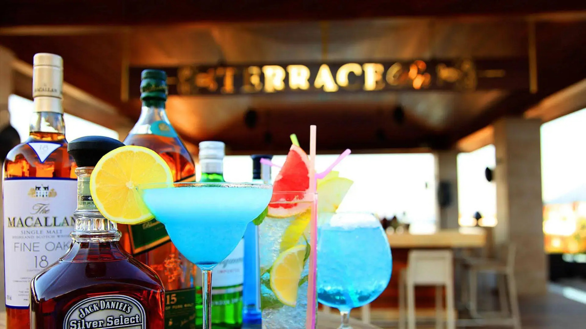 Cratos Premium Hotel & Casino