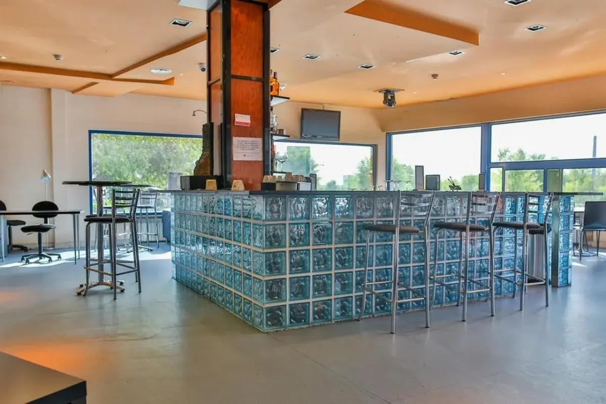 AP Hotel and Parking