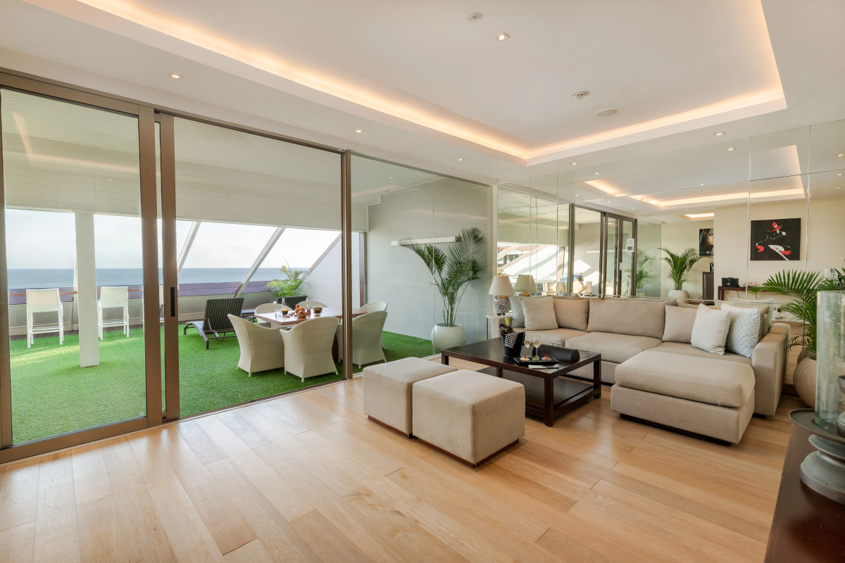 Double-Six Luxury Hotel