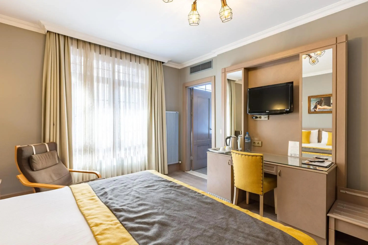 Seraglio Hotel & Suites