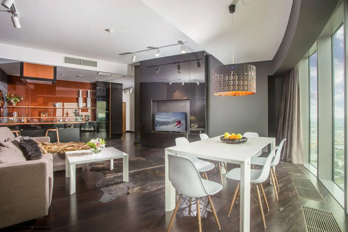 In The Sky - Sky Tower Apartments