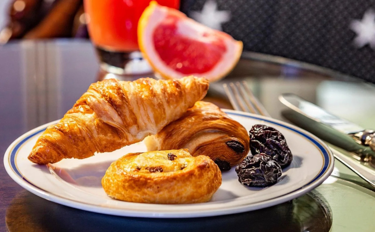 Le Dokhan’s Paris Arc de Triomphe, a Tribute Portfolio Hotel