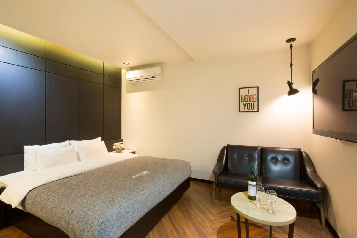 2 Heaven Hotel