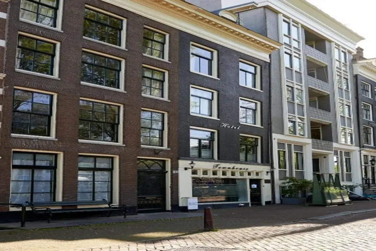 Townhouse Hotel