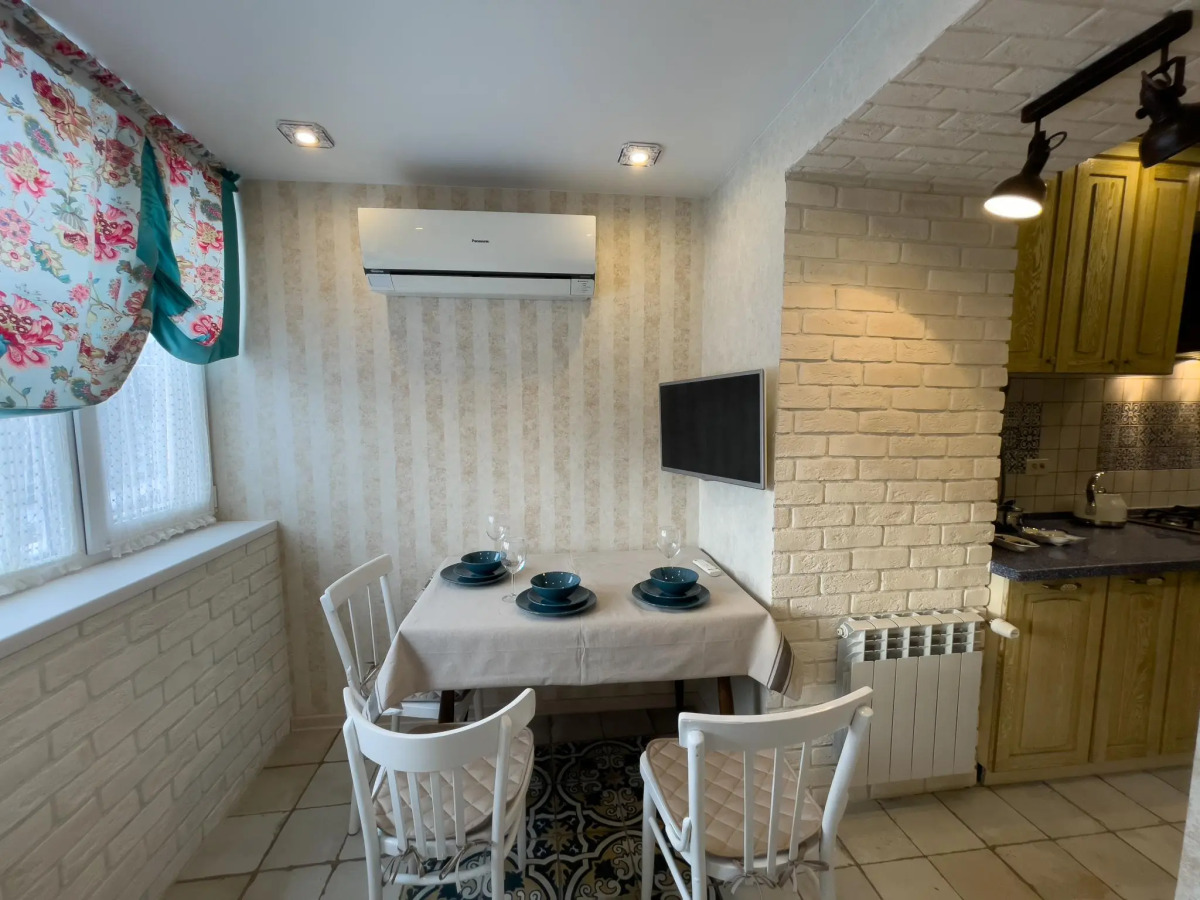 Tolstoy Apart (Толстой Апарт) на улице Демонстрации 38