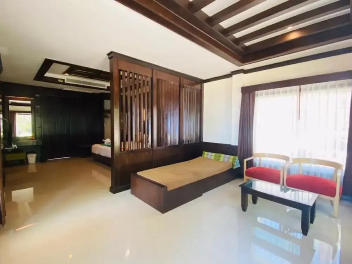 Hotel and Beach Bungalow at Lanta Resort