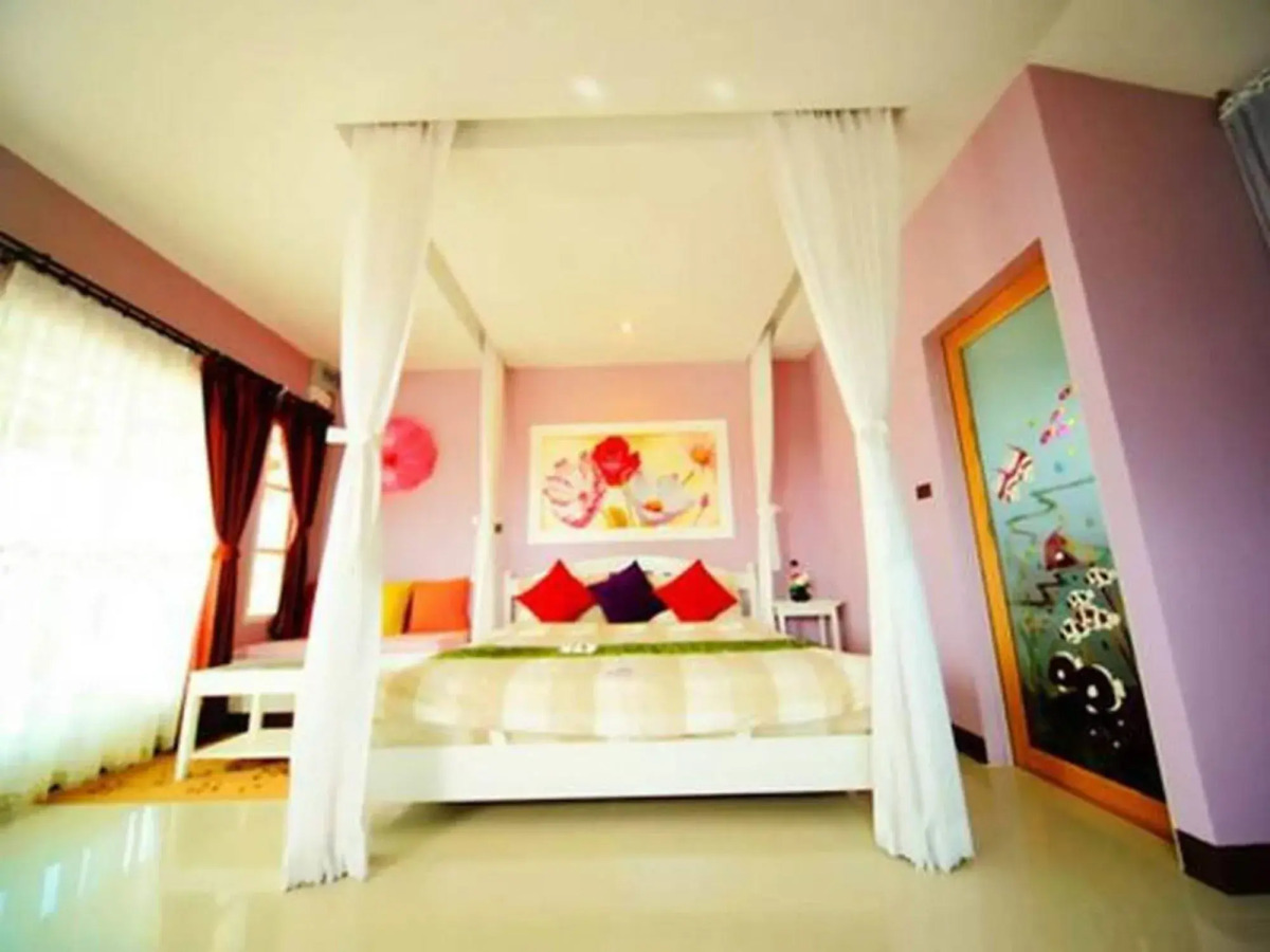 Bee Orchid Pool Villa