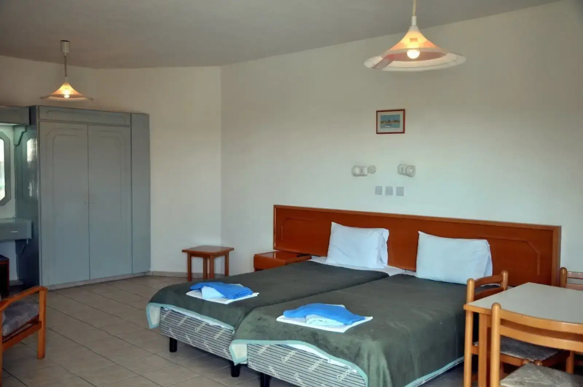 DebbieXenia Hotel Apartments