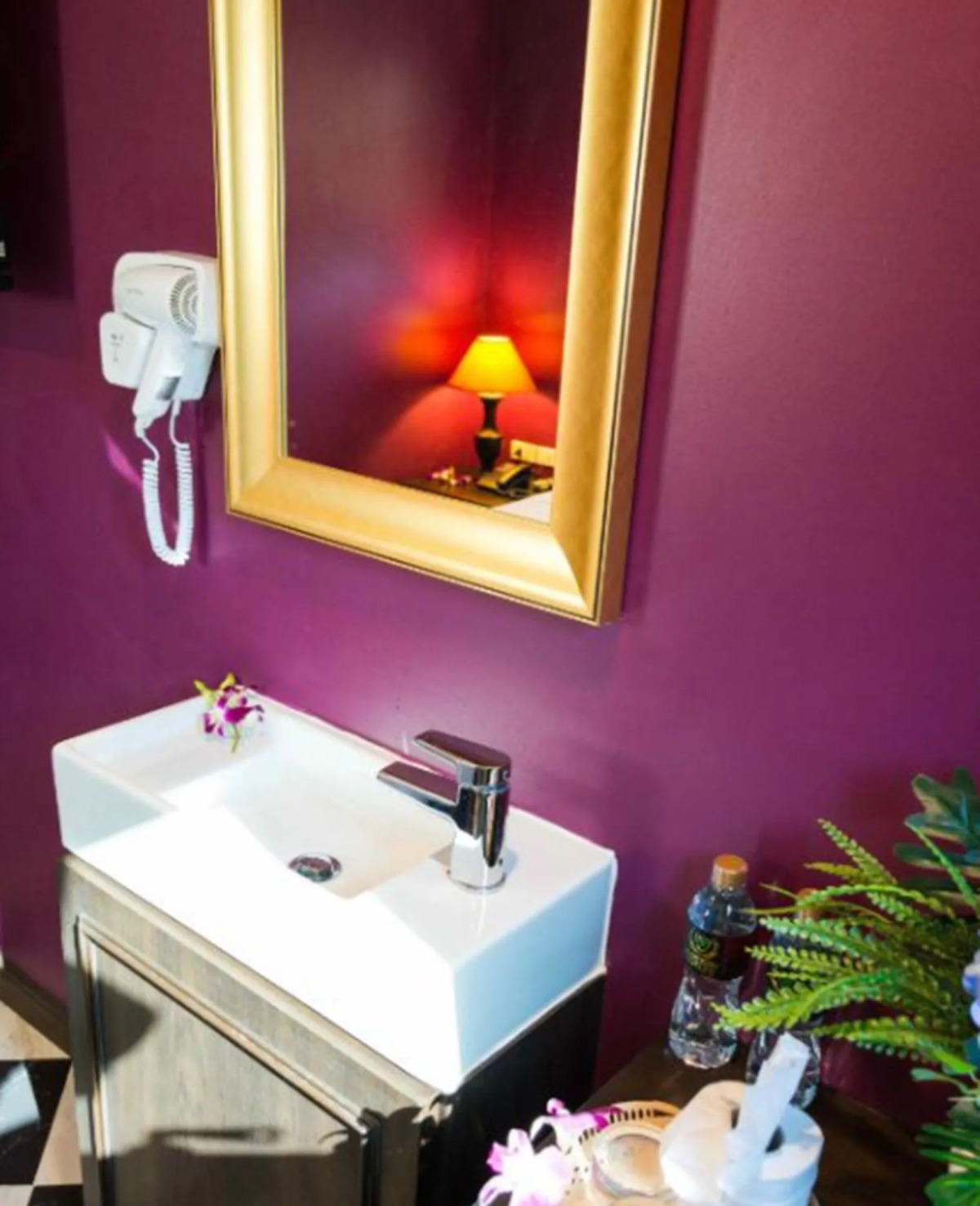 Violet Tower at Khaosan Palace