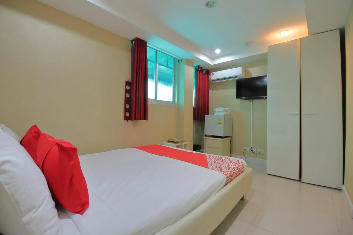 Seaview Patong Hotel
