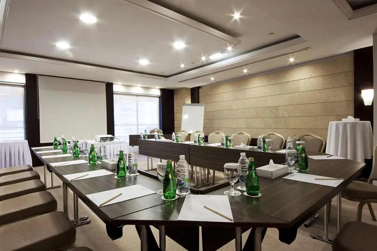 Отель Grand Belle Vue 