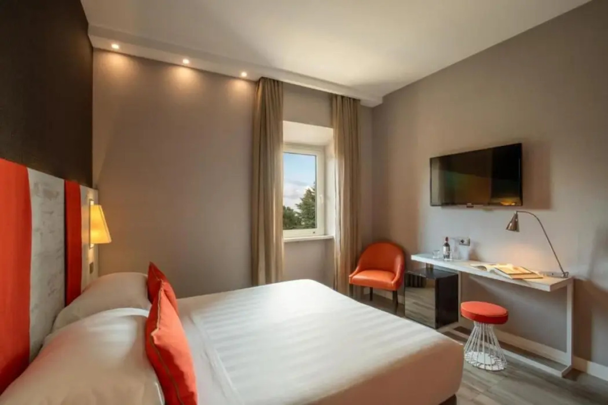 Отель The Guardian