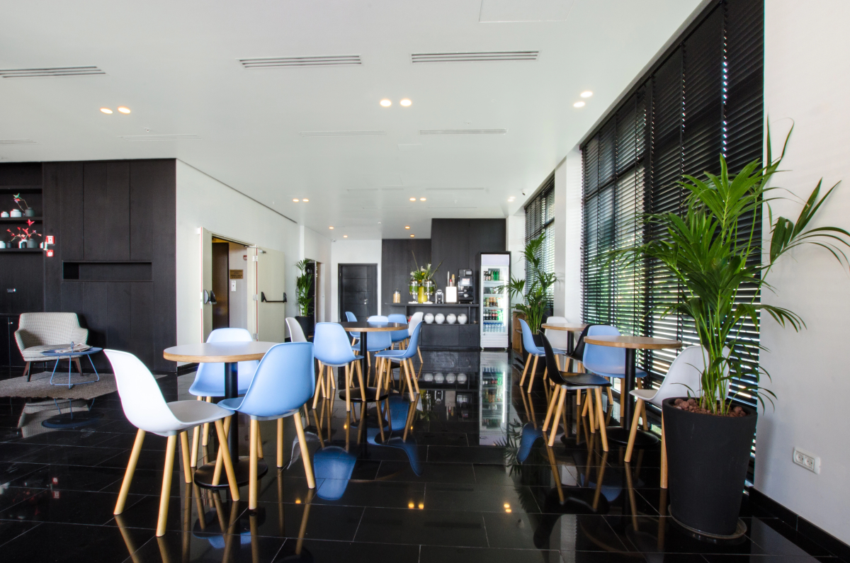 Sea Side by Zvieli Hotels