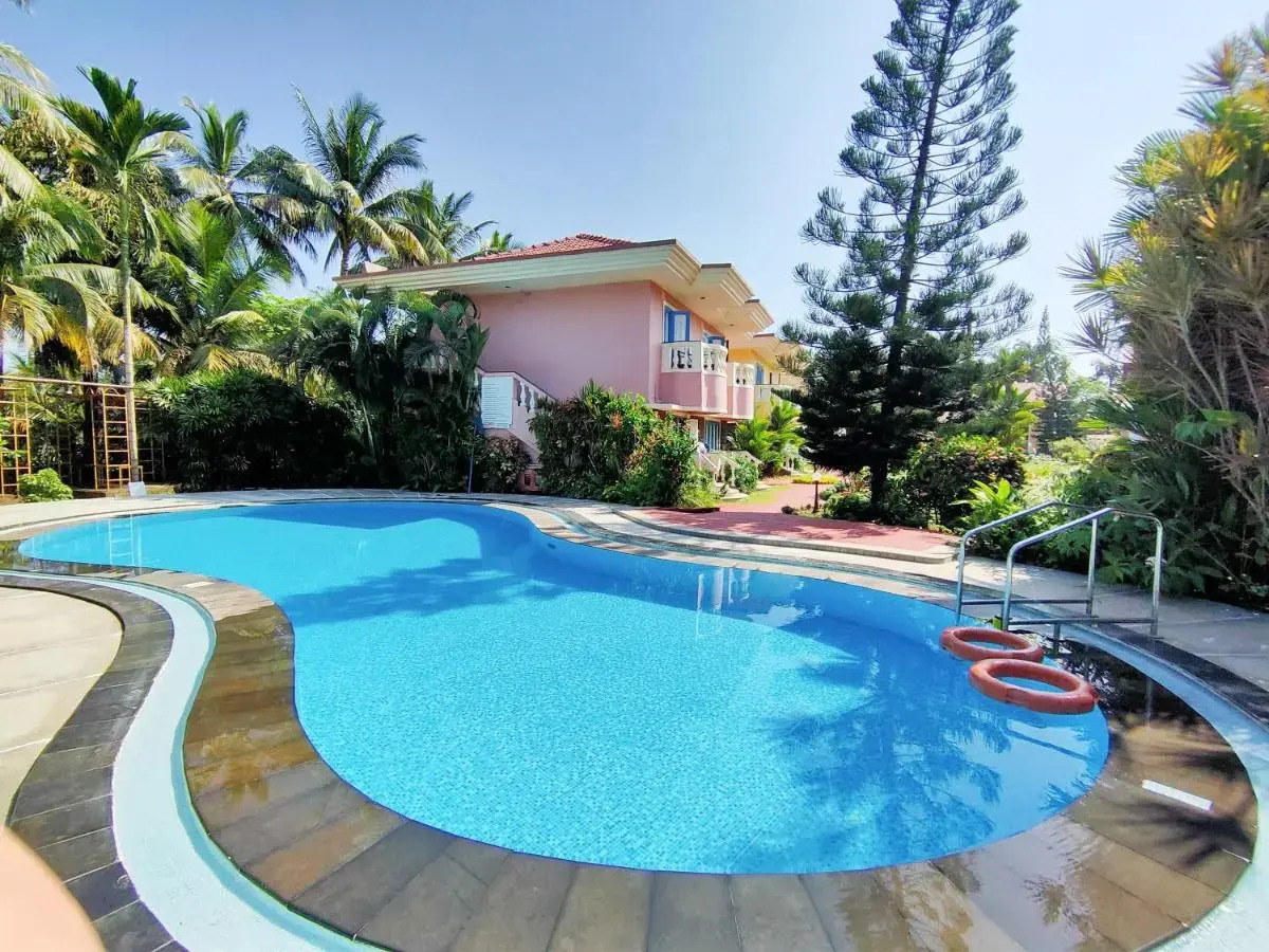 Coconut Grove Beach Resort