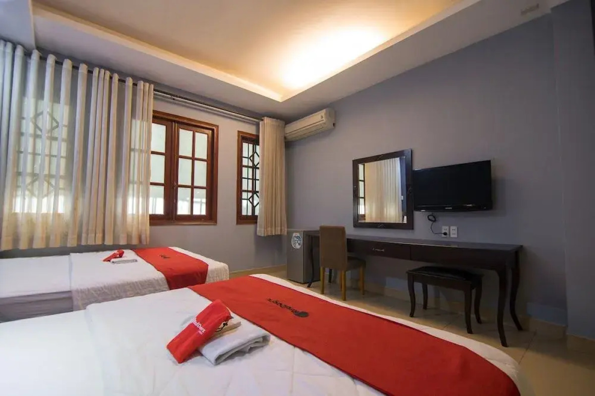 RedDoorz Near Tan Dinh Market 3