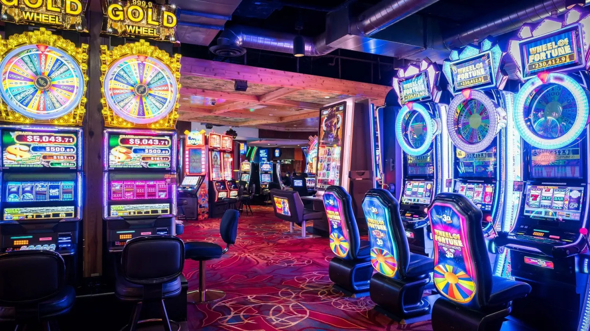 OYO Hotel & Casino (formerly Hooters Casino Hotel)