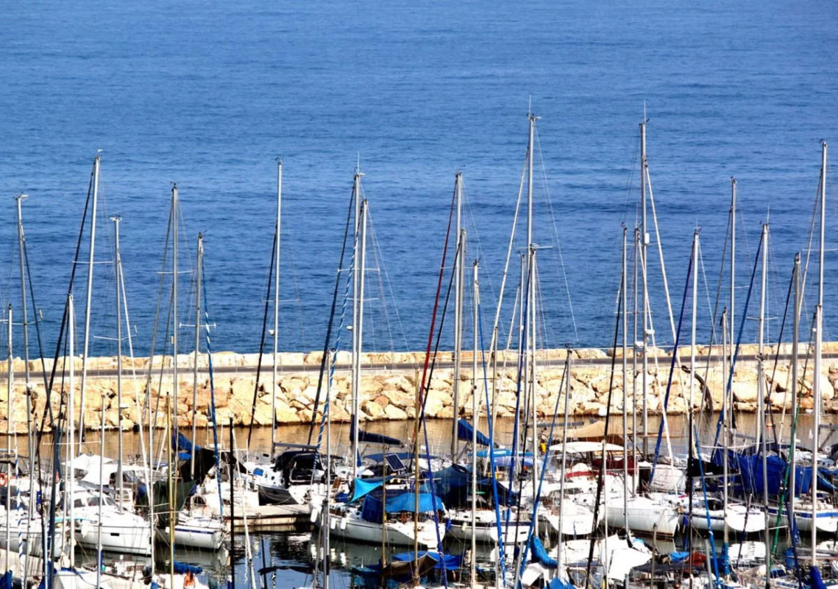 Sea Side by Zvieli Hotels