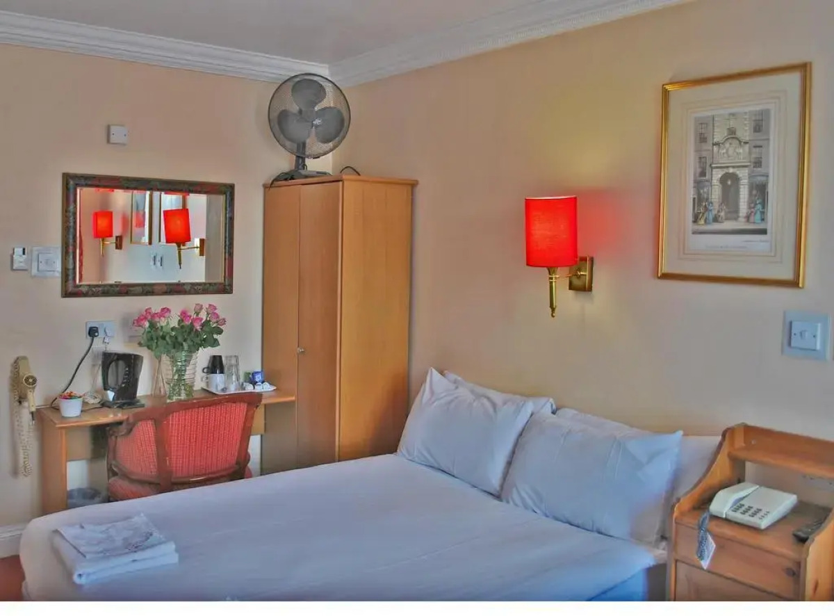 Lord Kensington Hotel