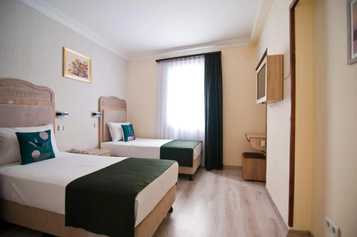 Artefes Hotel Old City