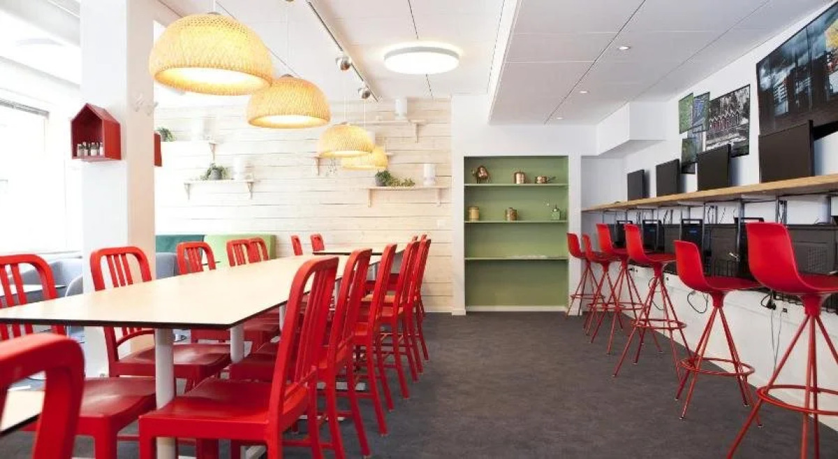 Slottsskogens Hostel