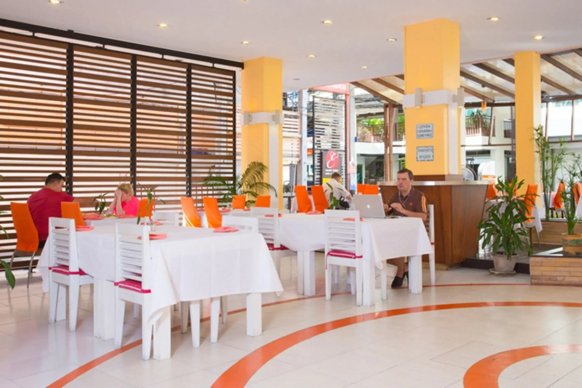 Eastiny Plaza Hotel