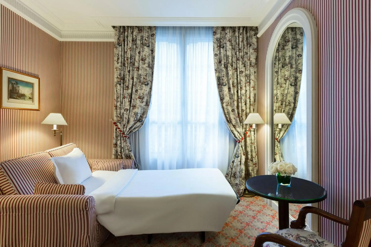 Le Dokhan’s Paris Arc de Triomphe, a Tribute Portfolio Hotel