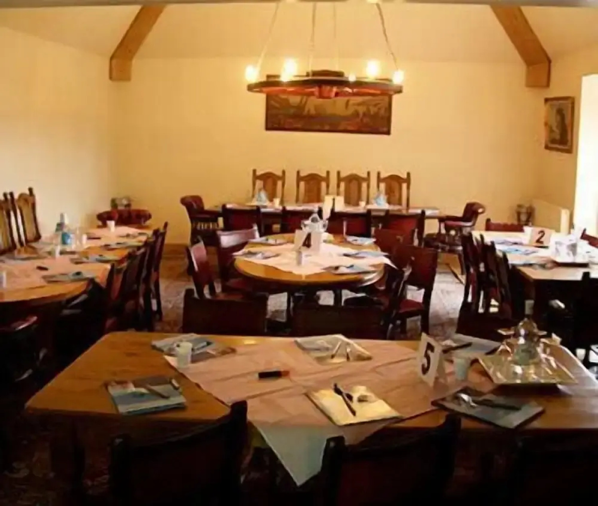 Chequers Inn Hotel