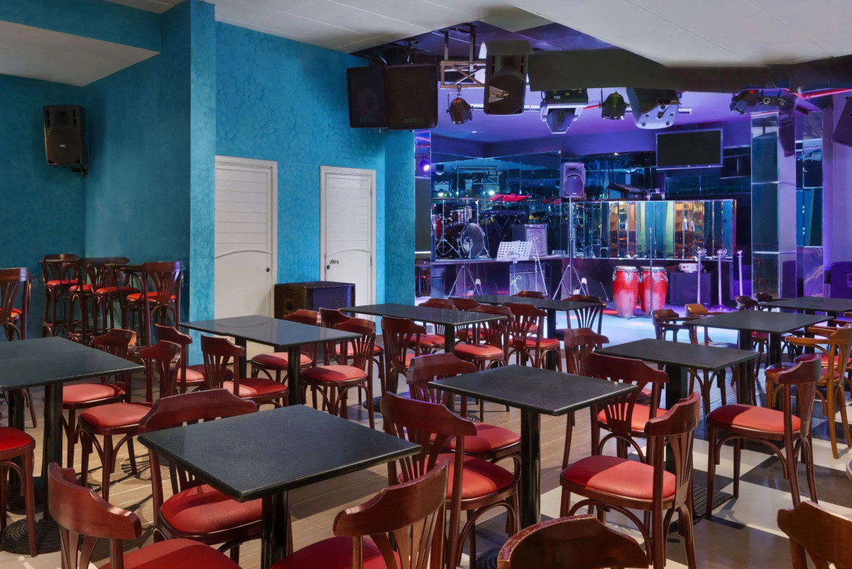 Howard Johnson by Wyndham Abu Dhabi