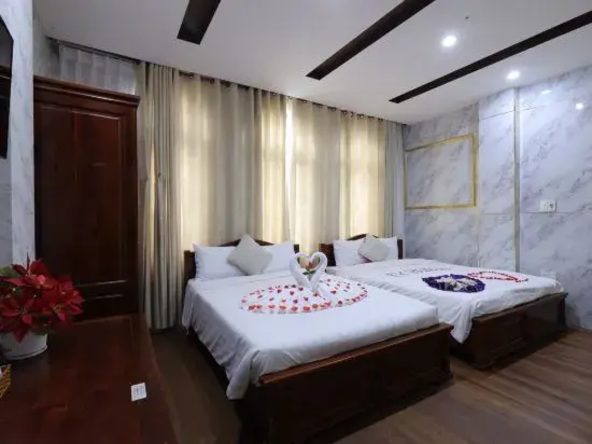 T Y Hotel