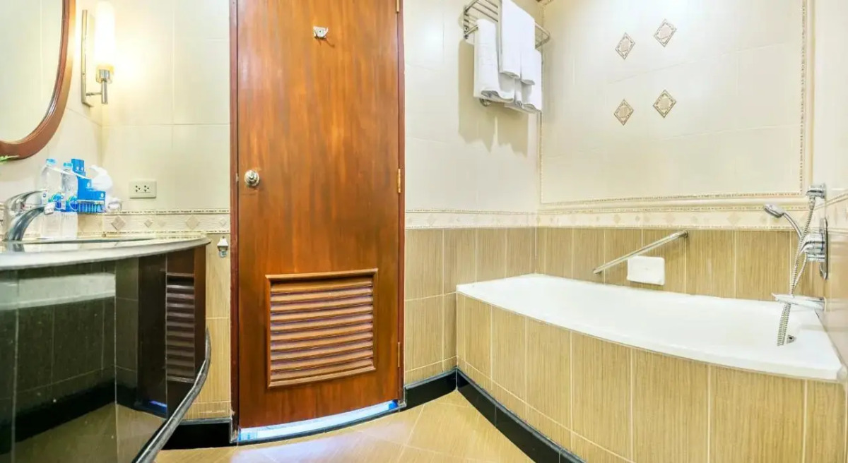 Jomtien Palm Beach Hotel And Resort