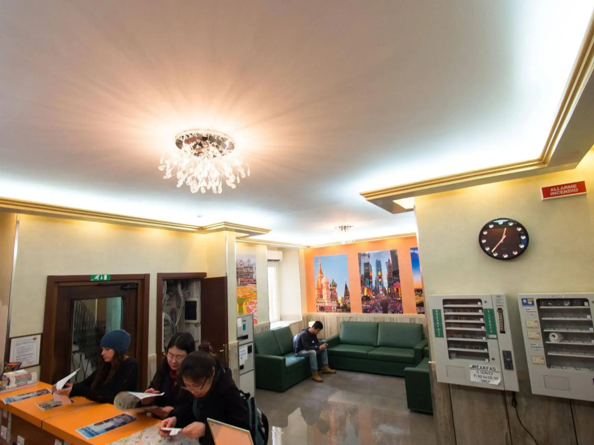 Alessandro Downtown Hostel