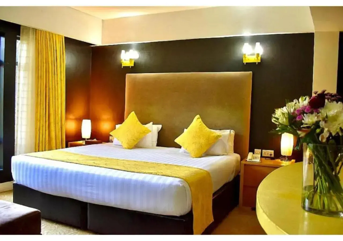 West Wood Hotel