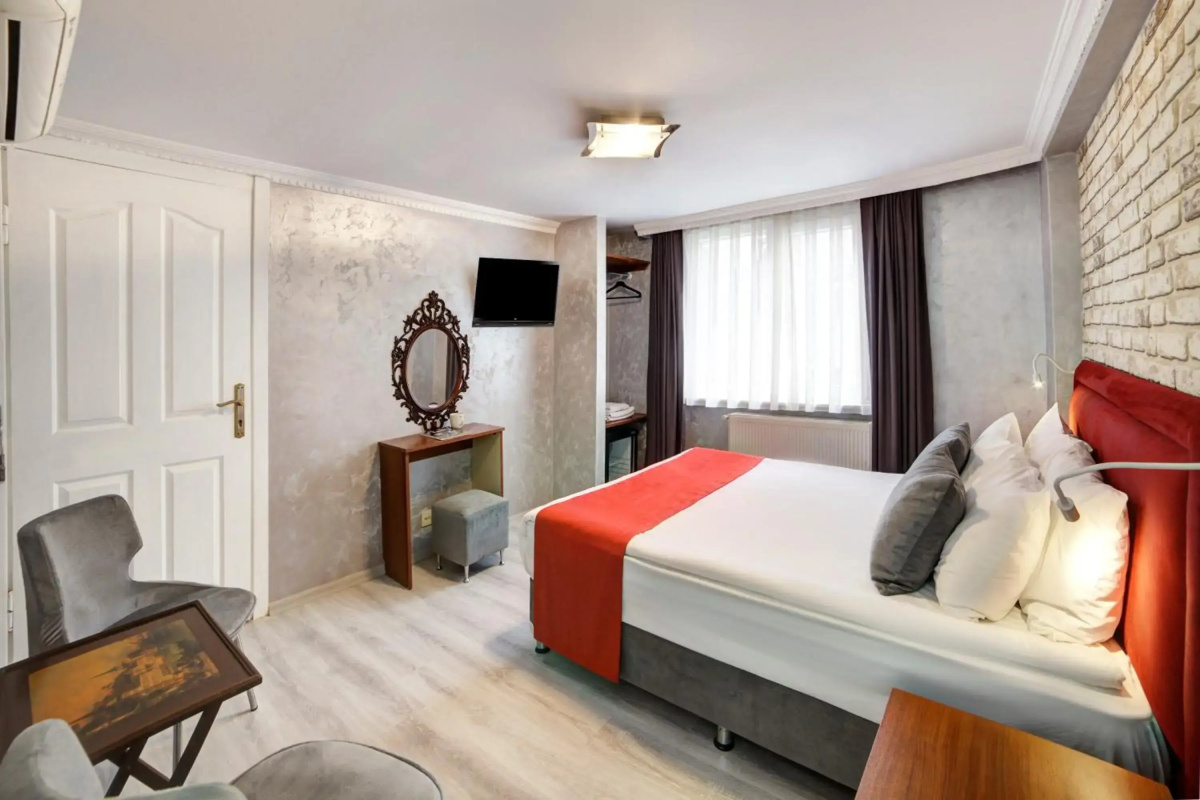 Serenity Hotel